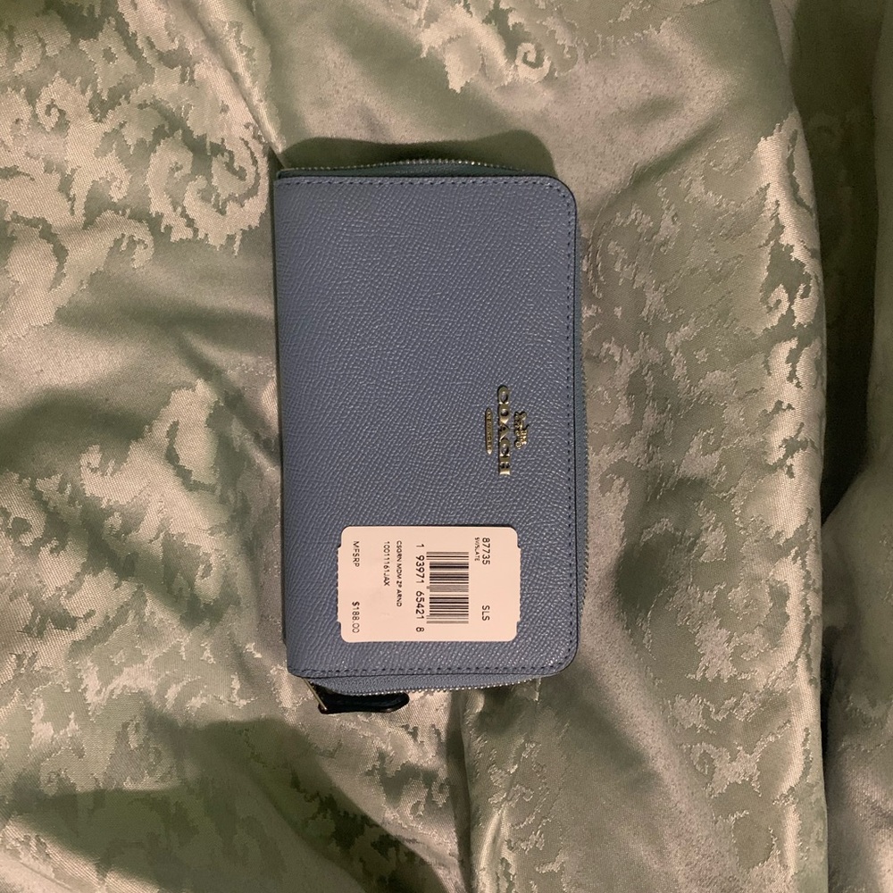 SOLD BNWT Coach Wallet - Picture 5 of 9